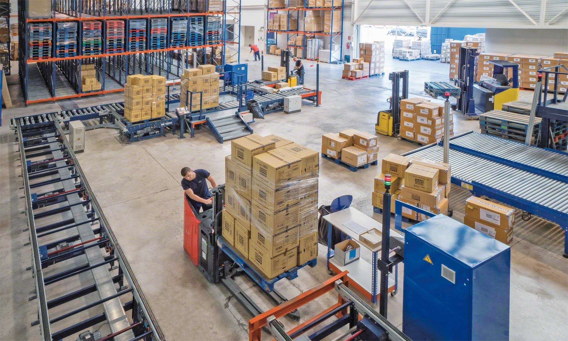 Logistics& Warehousing